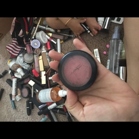 Makeup - Picture 7 of 16